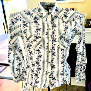 Hipster Western Top with snaps! 🫰